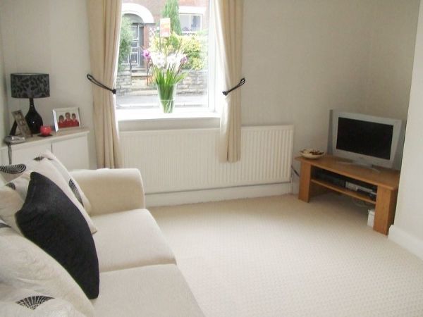 Starkey Street, Heywood - IMMACULATE 3 BEDROOMED TERRACED HOUSE  WITH SPACIOUS ACCOMMODATION OVER 3 FLOORS NO CHAIN - VACANT POSSESSION! 

